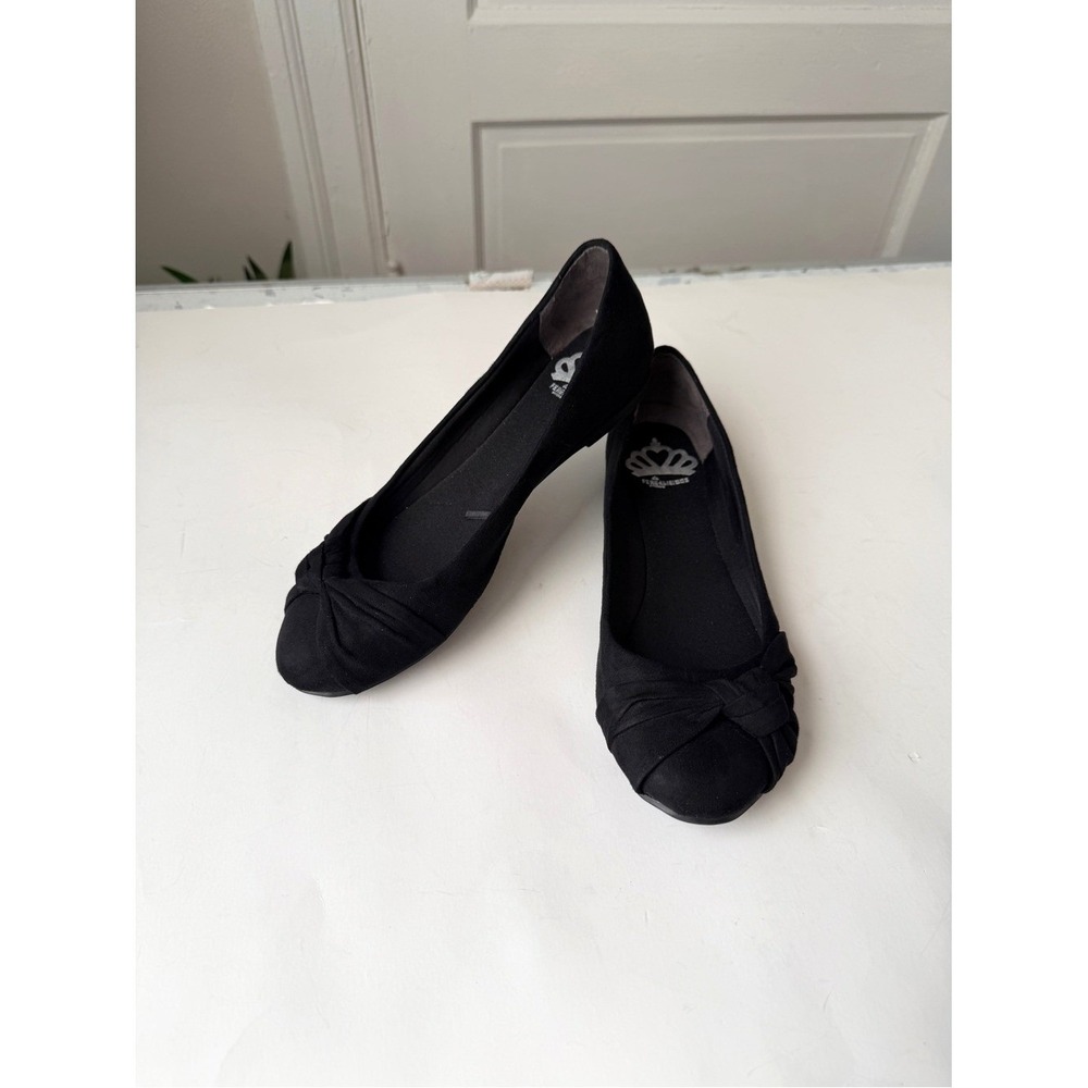 Fergalicious by Fergie Black Suede Slip On Flats Shoes Bow Detail Minimalist 7.5